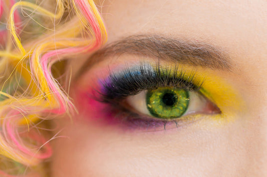 popular colored contact lens trends in 2024