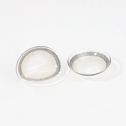 A detailed picture of the Hidrocharme Ice contact lenses.
